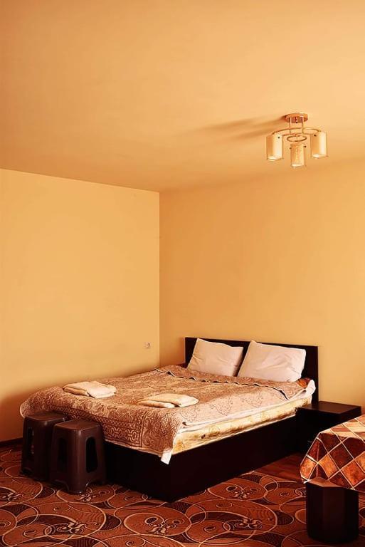 напротив спортивно-концертного комплекса Apartment