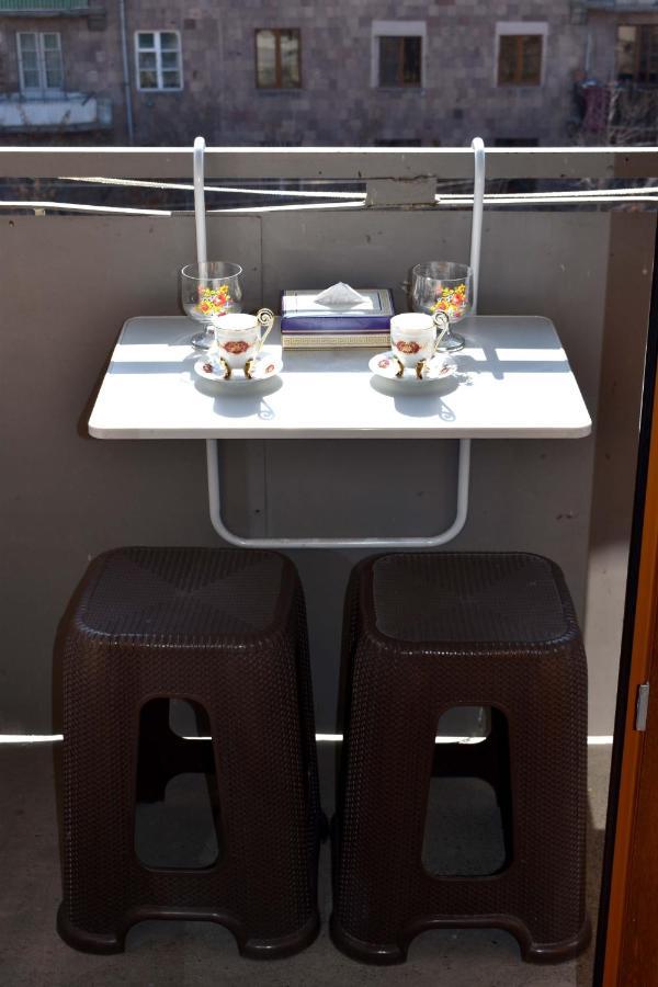 напротив спортивно-концертного комплекса Apartment Yerevan